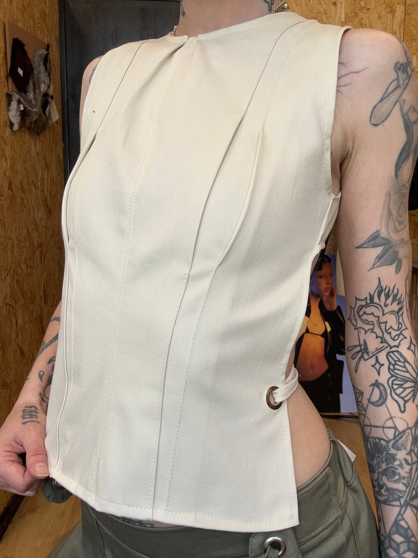 Box pleat vest