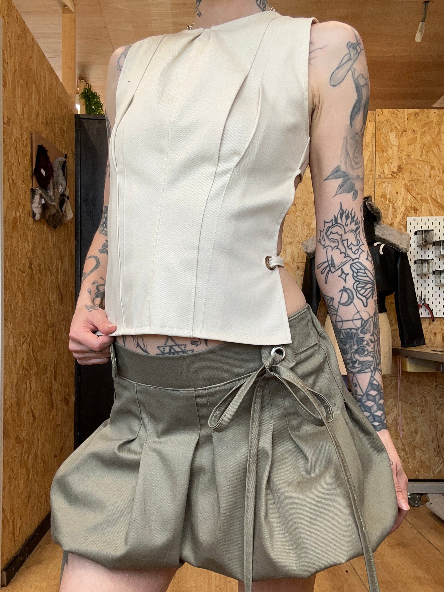 Box pleat vest