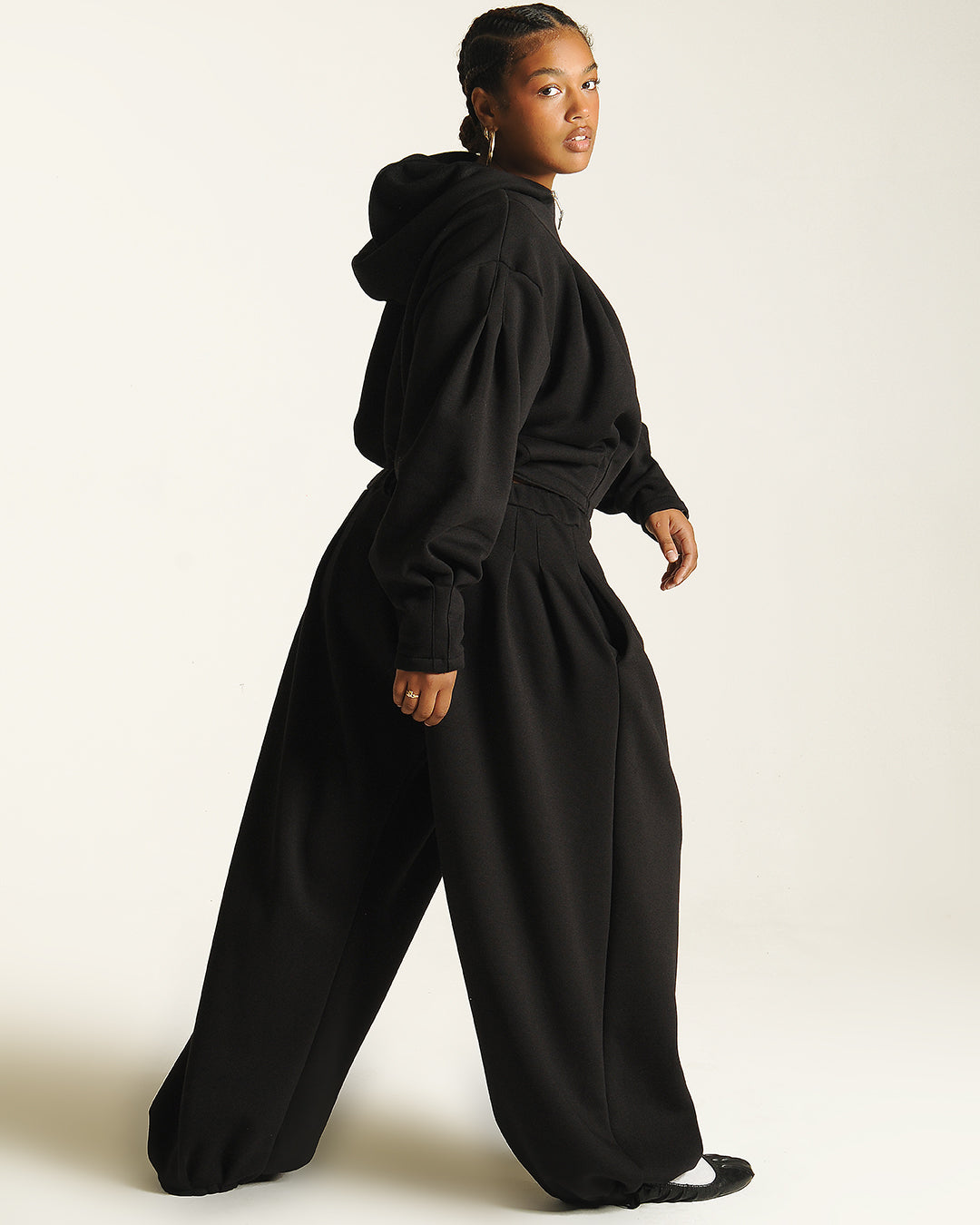 Box pleat cinch hoodie