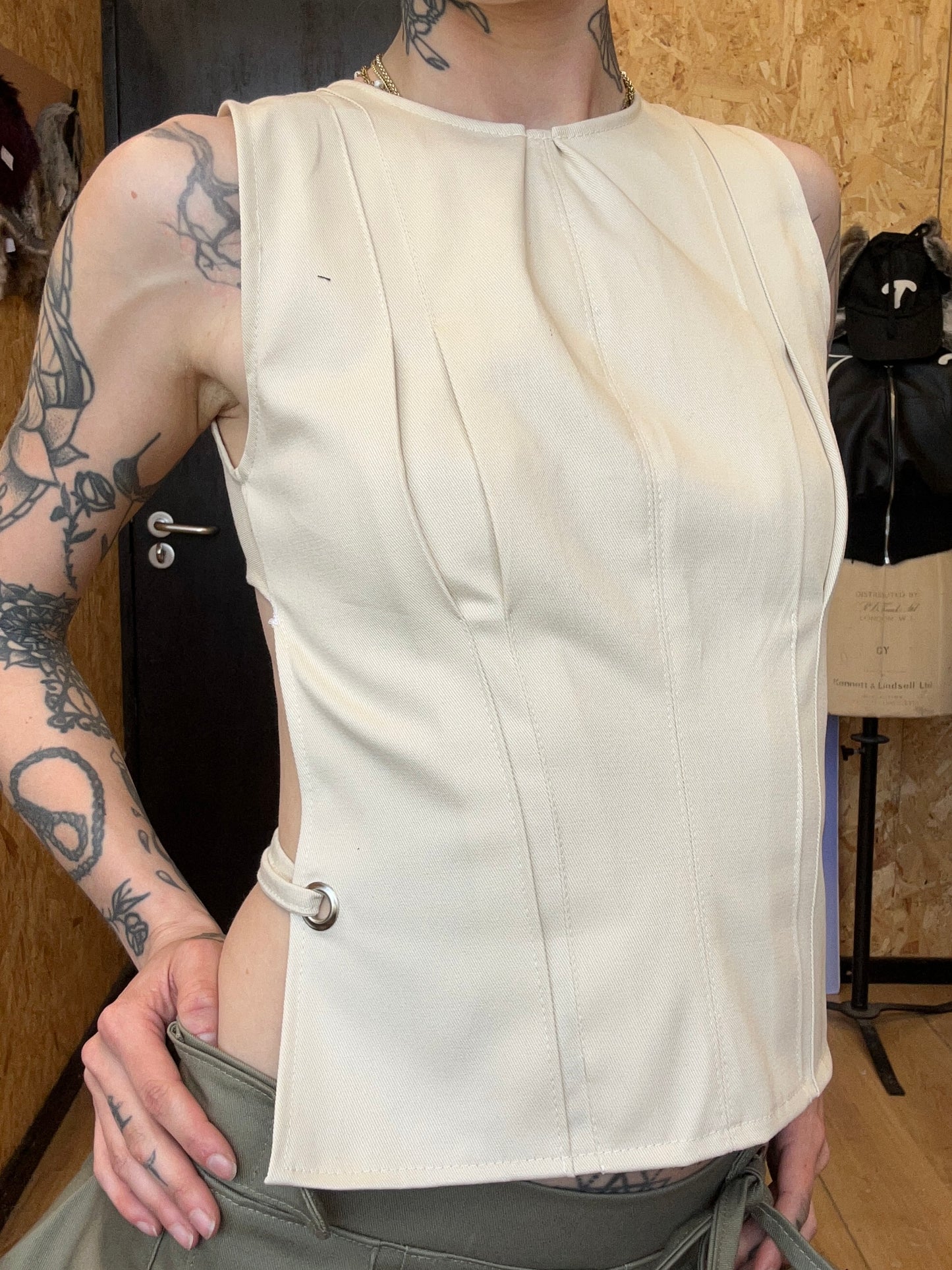 Box pleat vest