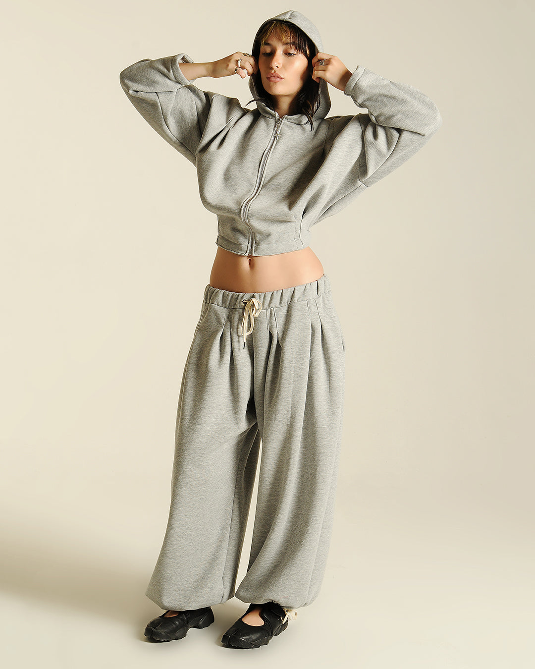 Box pleat cinch hoodie