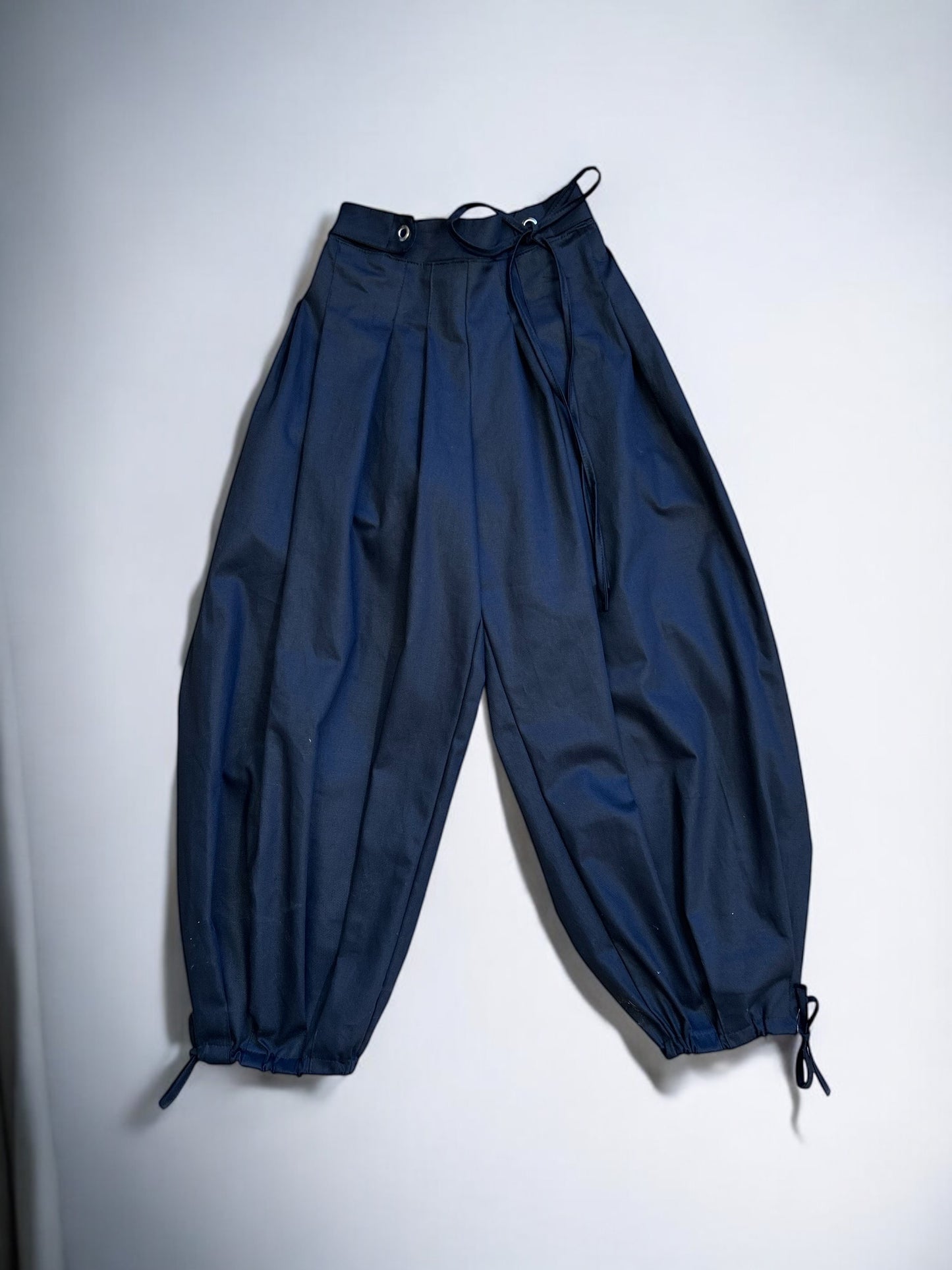 Box pleat baggies- sage, black, cream