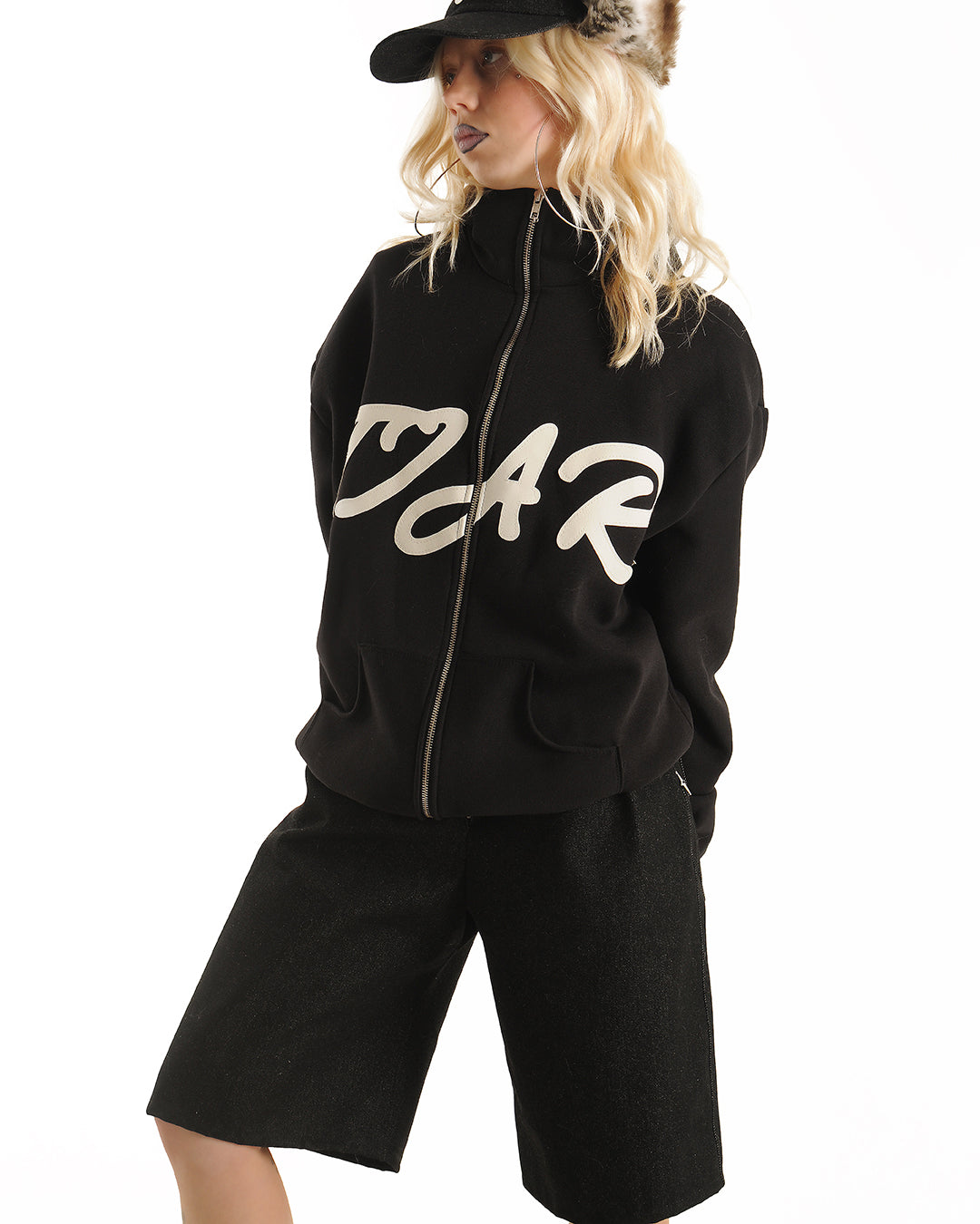 Oversized TIAR hoodie