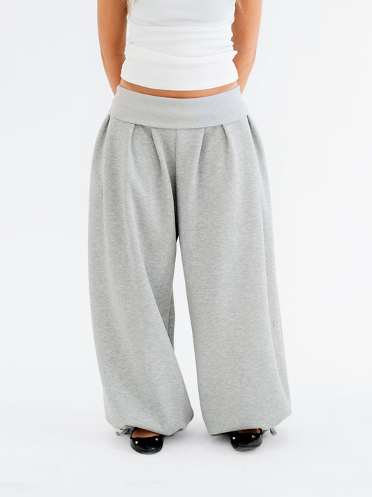 Ribbed box pleat sweats
